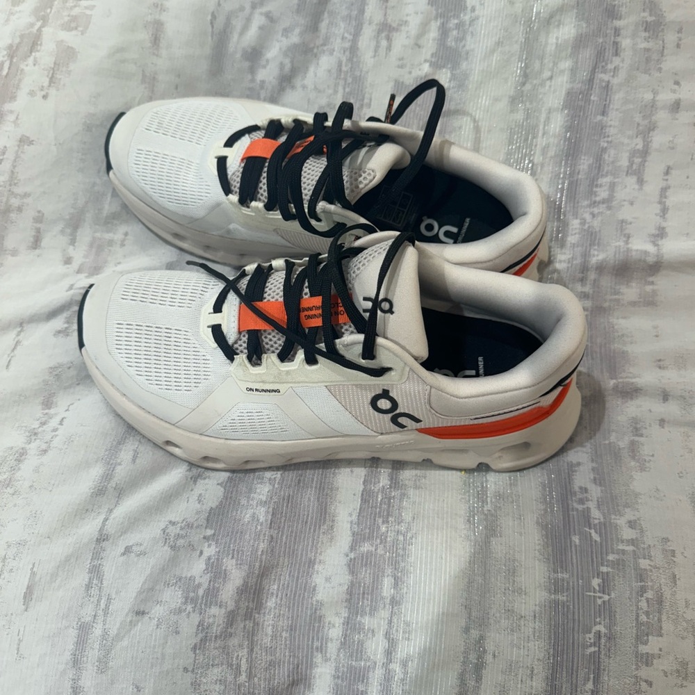 On cloud  Sneakers